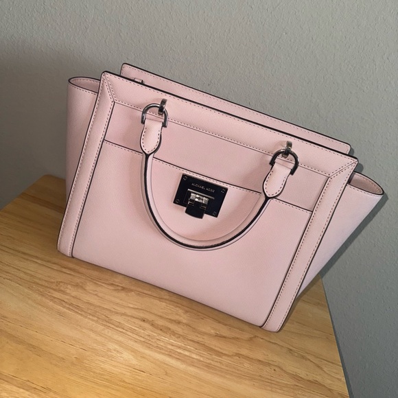 MICHAEL Michael Kors Handbags - Michael Kors Pink Satchel Purse. Used only once.